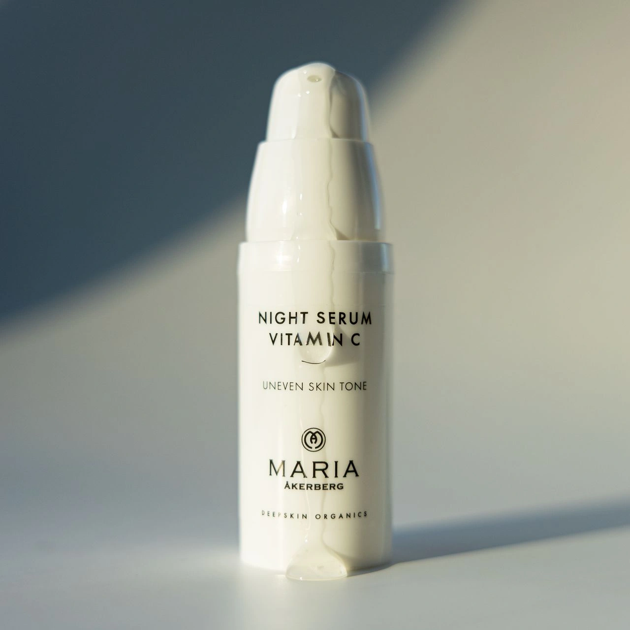 Night Serum Vitamin C: Antioxidantserum för behandling av pigmentfläckar